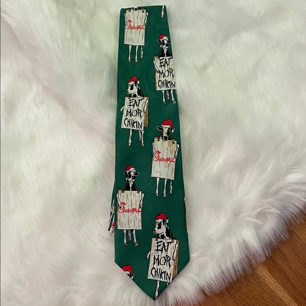 Chick-fil-A Green Novelty Tie.